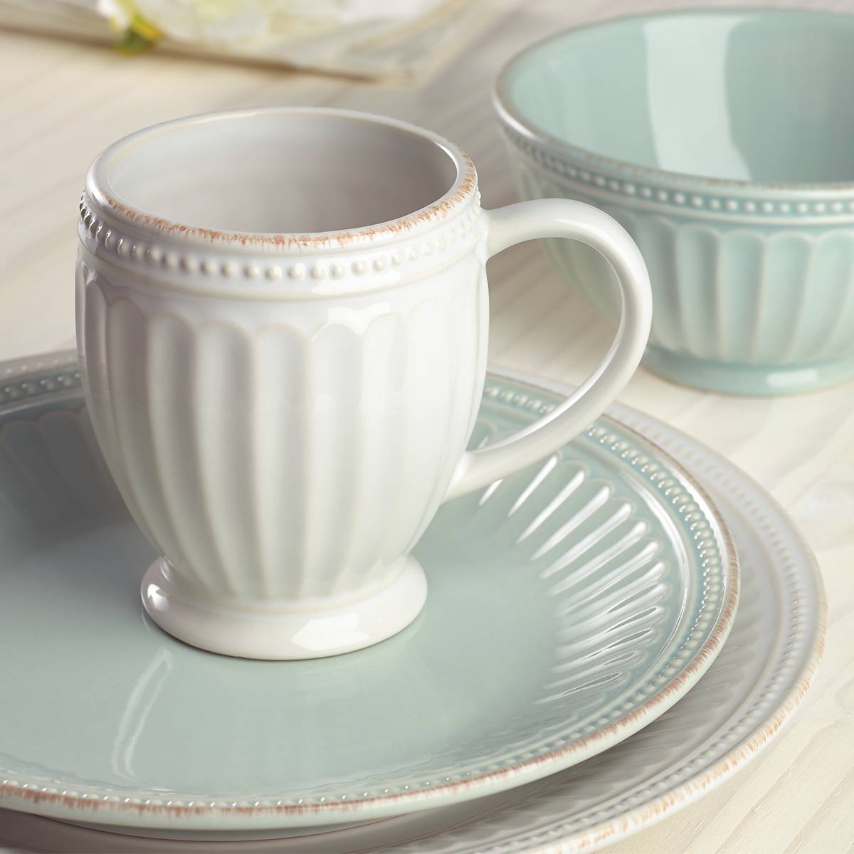 French Perle Groove White™ 4-piece Place Setting