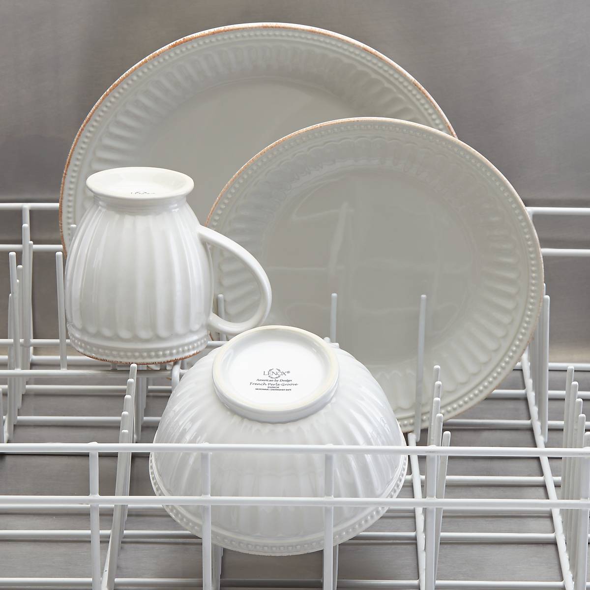 French Perle Groove White™ 4-piece Place Setting